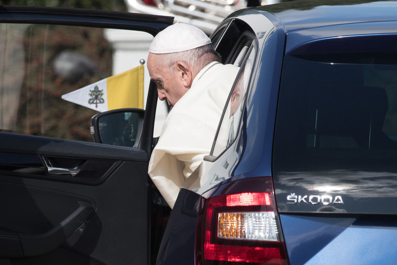 Illustration for article titled Here's The Pope Just Cruising In A Skoda Wagon